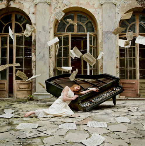 Dziewczyna i fortepian